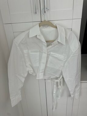 THE FRANKIE SHOP BUTTON UP CROPPED